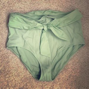 Aerie high waisted swim bottom EUC. Worn once.